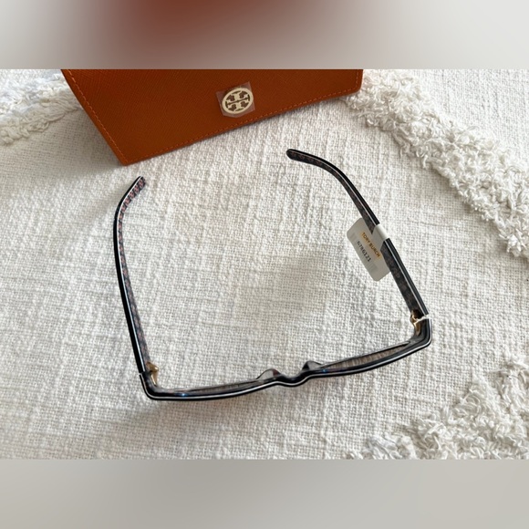 Tory Burch Tortoise Shell Sunglasses main image 5